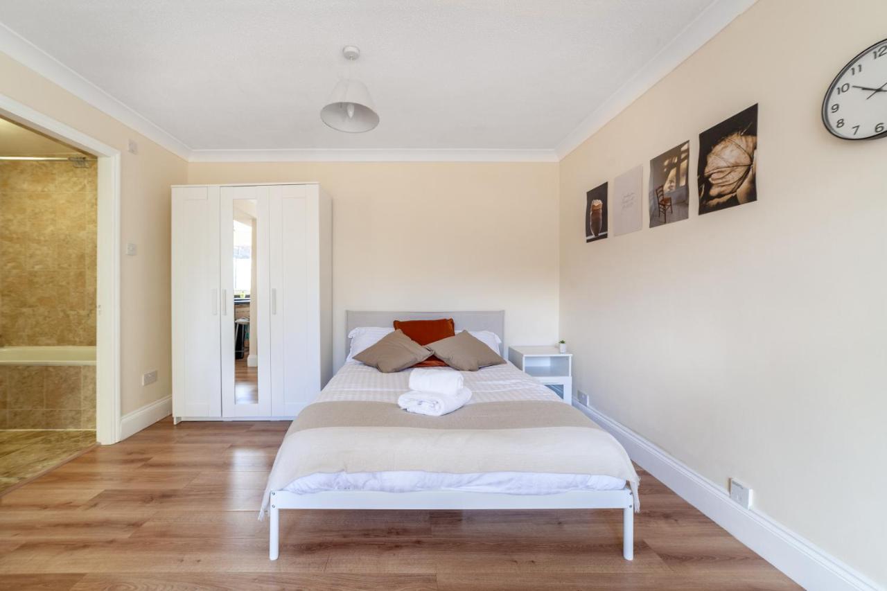 Lovely Studio Flat In Wimbledon W/ Free Parking London Exterior photo
